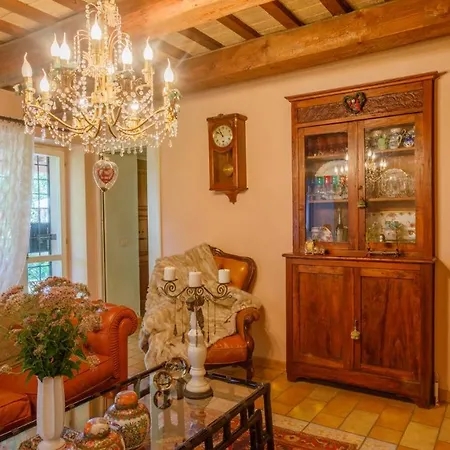 Agave 8, Emma Villa *